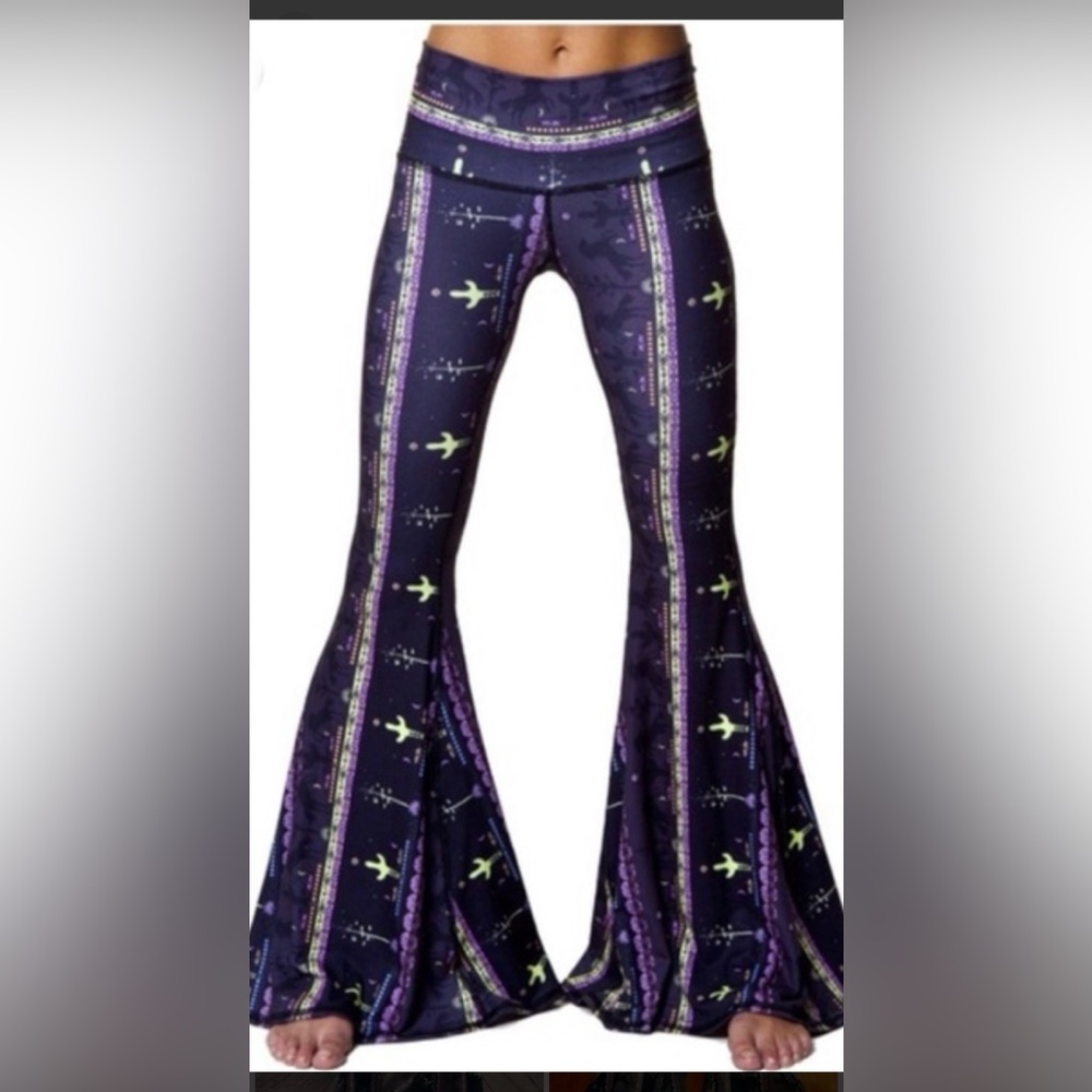 Teeki Wild and Free Western  Graphic Print Flare Bell Bottom Yoga Pants - Picture 2 of 8